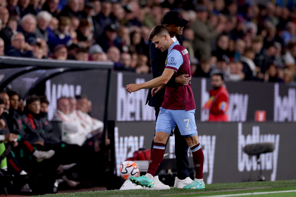 Burnley FC v Manchester United - Premier League